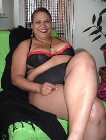 Big pussy gets creampied