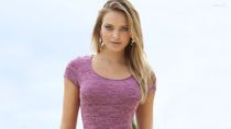 Amateur mature woman shows